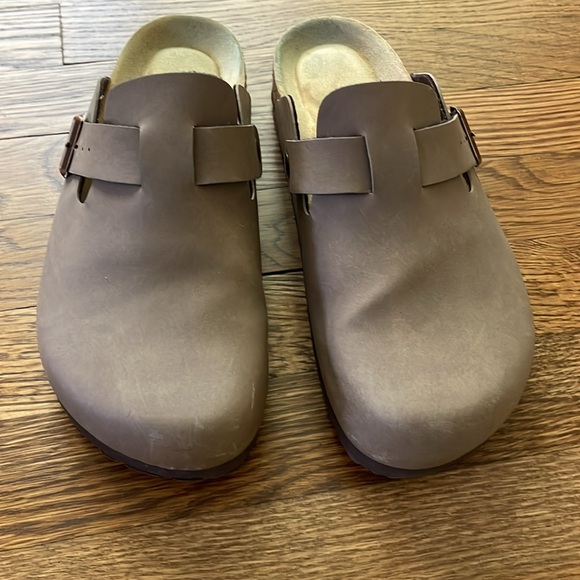 Cushionaire Clogs - Picture 2 of 5